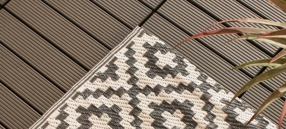 Outdoor Rugs header banner